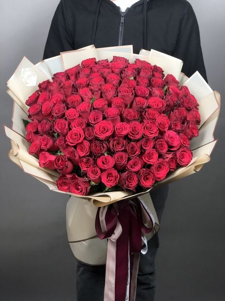 Букет із 101 імпортної троянди