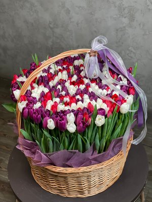 Весняний букет із тюльпанами №57