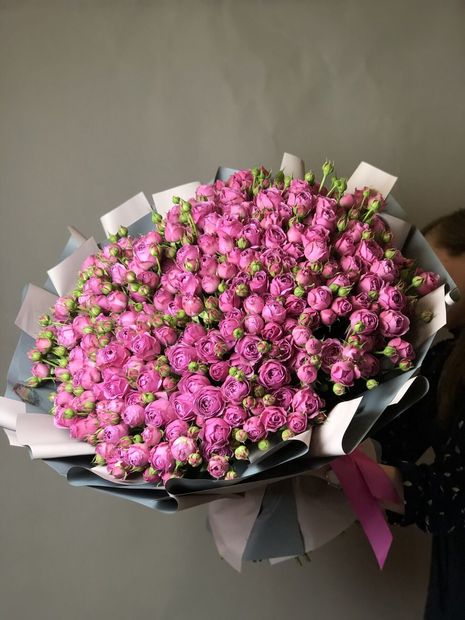 Букет красун з піоноподібної трояндочки Місті Баблз
