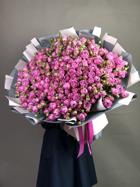 Букет красун з піоноподібної трояндочки Місті Баблз